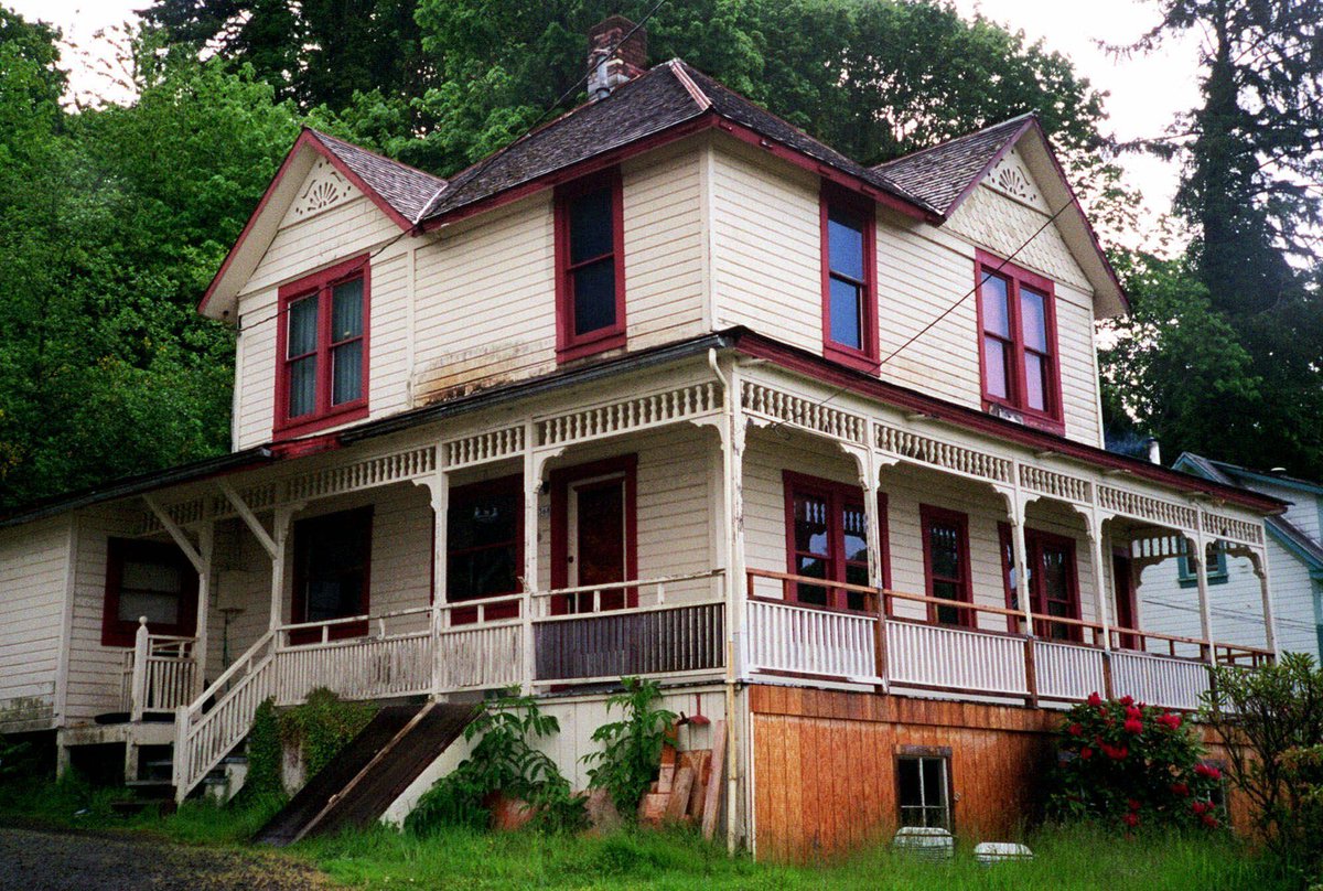 MySoCaAppraiser's tweet photo. The ‘Goonies’ house will soon become a fan haven, thanks to a Kansas businessman
#losangeles #california
https://t.co/XX0GpDVnfW
A dedicated fan of “The Goonies”  is looking to bring new life to one of the film’s essential locations nearly 40 years after the... https://t.co/Z76IT4B3IV