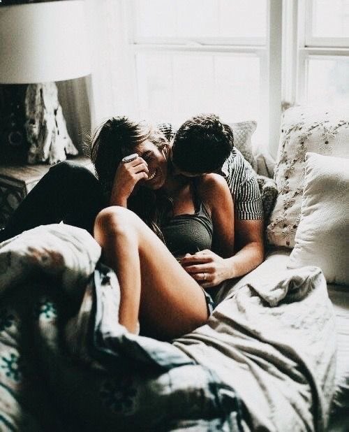 “Poteva baciarmi ovunque, scelse il collo, tra la testa e il cuore, #riuscendoA metterli d’accordo entrambi”.
#unTemaAlGiorno
#family 
#BuongiornoATutti🌻
 <a href="/DavLucia/">lucia davi</a> <a href="/UnTemaAlGiorno/">#UnTemaAlGiorno</a> <a href="/ernesto06492956/">ernesto forma #iosonoantifascista</a> <a href="/ValyValentina58/">Valy🍓</a> <a href="/maluisa_3/">María Luisa C.</a> @Unavoltanera @angelicadisogno <a href="/luciarizzo64/">~°La Siciliana°~</a>