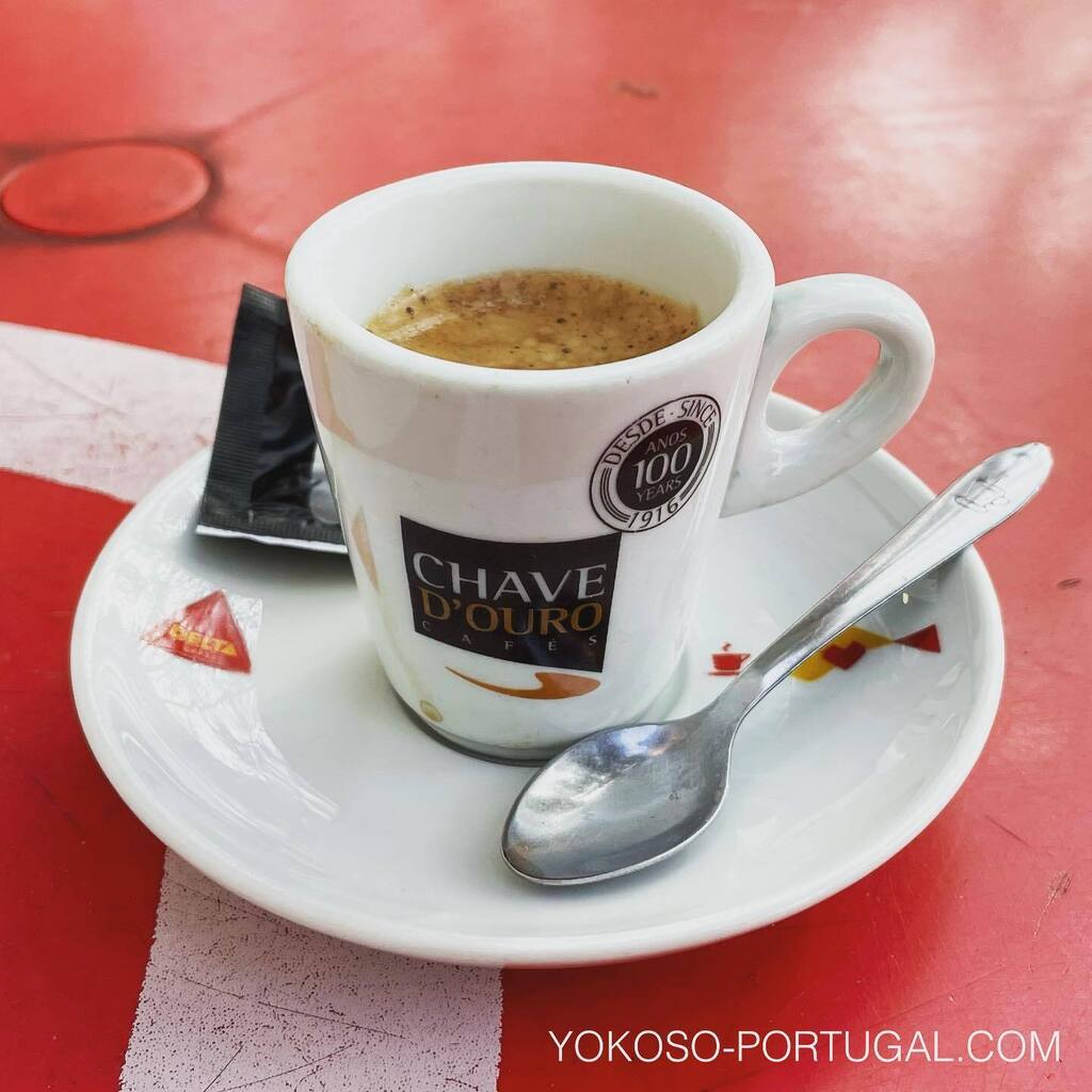 test ツイッターメディア - コーヒー天国のポルトガル。ローカルなお店ではエスプレッソコーヒーが今でも70セント(100円)で飲めます。　#リスボン #ポルトガル #コーヒー https://t.co/d8bkzZM6ke