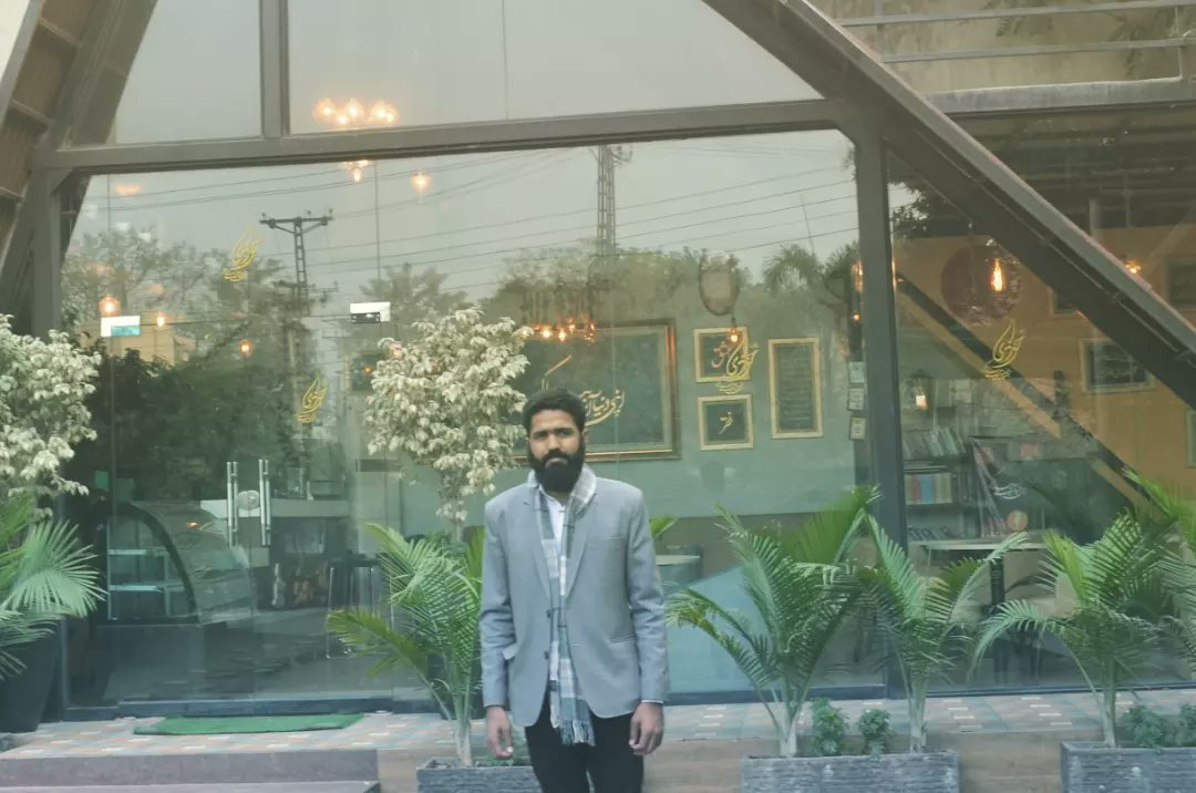 TheAbdullahShow's tweet photo. CEO OF SMART EYE BIZ | Abdullah Gujjar 
Managing Director of SolarKon 

#AbdullahGujjar #theabdullahshow #SmartEyeBiz #SolarKon #SmartEyeBizCEO #SolarKonMD #CEO https://t.co/Q9MynE0KZD