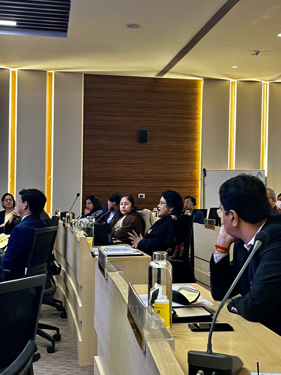 RBakshee's tweet photo. #DesignChange Prog hosted by #CapacityBuildingCommission and partnered by @iipa9 ,TRIF &Bharat Design Lab .Prof #PatrickWhitney ,#HarvardDesignLab takes session with officials of @AgriGoI @SecyAgriGoI https://t.co/Pmzkr3VtDE