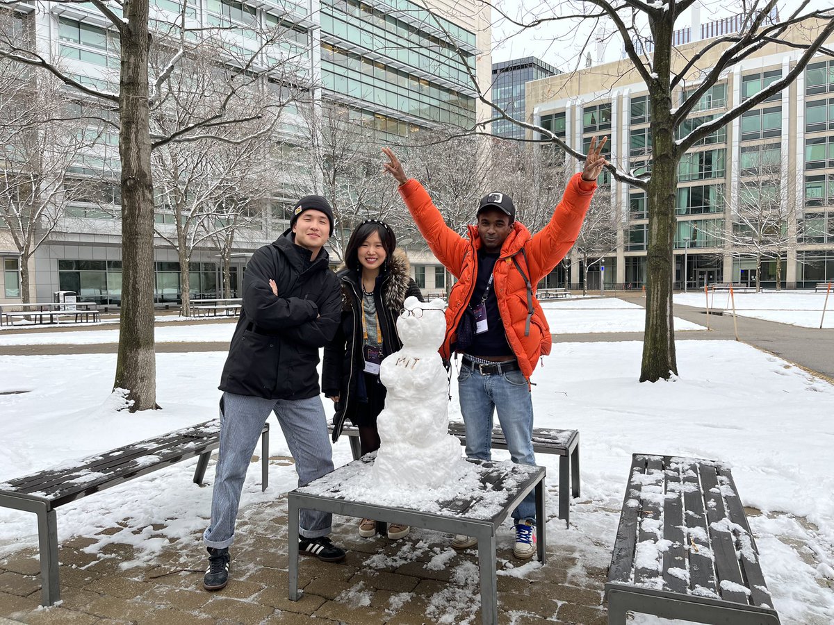 rinaXR0603's tweet image. So happy &amp;amp; proud of my team for winning Hardware Impact track at @mitrealityhack !!✨✨✨So grateful to have such amazing teammates♥️