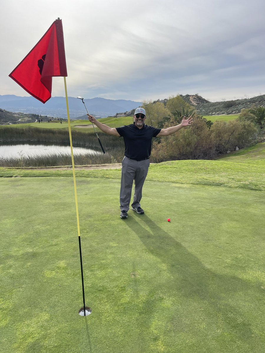 E29baseball's tweet photo. Great Day supporting @baseball_rcc! Thank you @hiddenvalleygolf for the fun! Enjoy all the donation golf balls I left behind!!
#golf #riversidecitycollegeathletics #baseball #socalbaseball #e29baseball #inlandempirebaseball #e29baseballtraining #socalgolf #memberswithoutdues⛳️ https://t.co/8uXeG4MoQ3