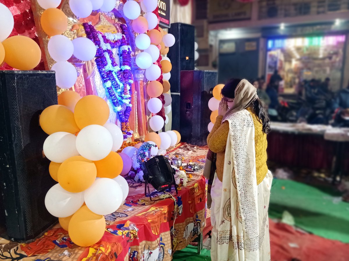 Abha4BJP's tweet photo. कानपुर के शिवकटरा में श्री बालाजी सेवा समिति द्वारा आयोजित विशाल भंडारे में प्रभु बाला जी की आरती व भोजन वितरण का पुण्य प्राप्त हुआ।
समिति के आयोजकों को साधुवाद!

#जय_श्री_हनुमान #कानपुर https://t.co/uWyGkCHwLw