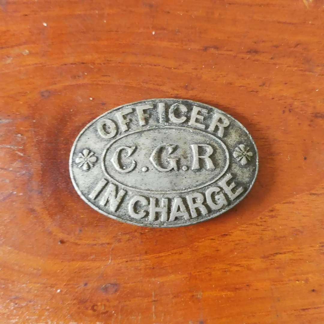 saintgif's tweet image. Accidentally found my paternal grandfather's Station Master work badge #familyhistory #stationmaster #grandfather #railway #ceylongovernmentrailways #ceylon