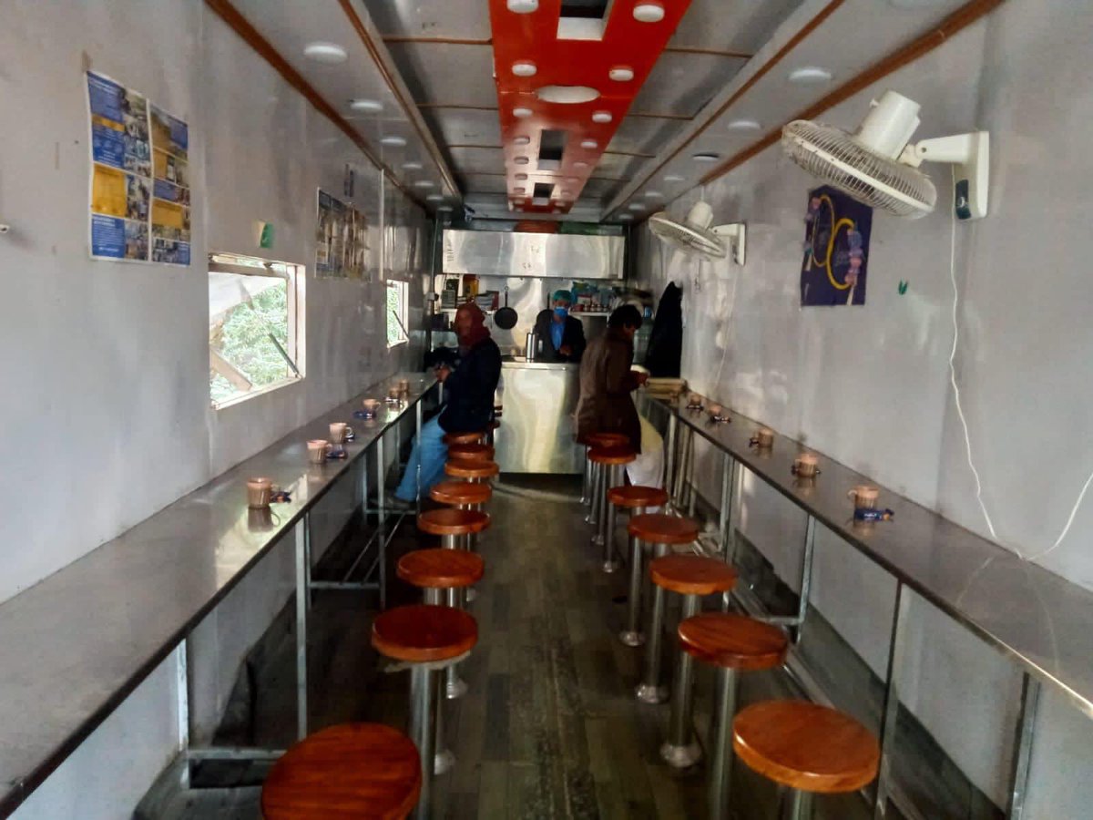 jdcfoundationpk's tweet photo. The world's largest JDC Free Mobile Restaurant, located outside Jinnah Hospital, is currently serving breakfast
.
.
#jdc #jdcfoundation #jdcfreemobilerestaurant #jinnahhospital #karachi #donate #support #joinhandswithdc https://t.co/N9HqF8jSbK