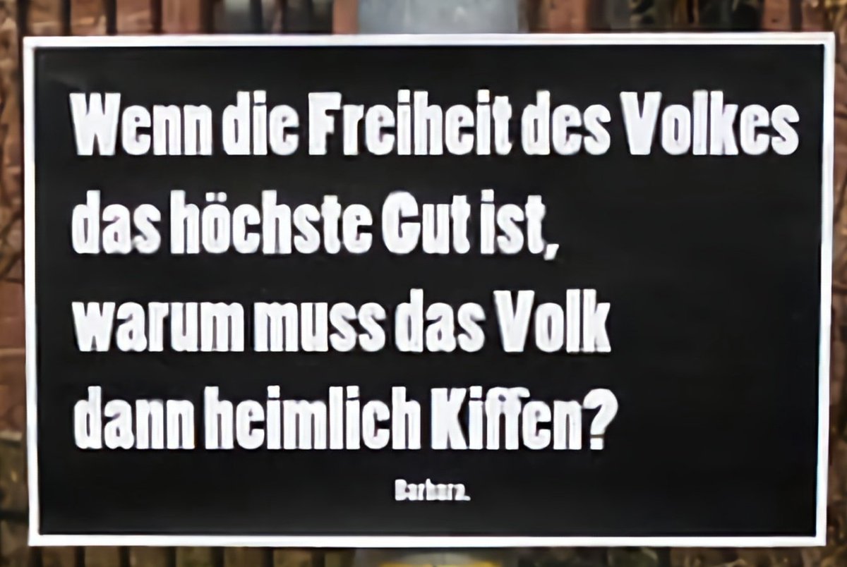 Nur noch Prohibitionisten bezeichnen #Cannabis als Einstiegsdroge, dabei ist dies eher eine Ausstiegsdroge für z.B. Tabak, Nikotin und andere Substanzen. Schaut euch z.B #CannabisHilftMir an, es geht nicht um Gras sonder um Lebensqualität und gesellschaftliche Teilhabe.