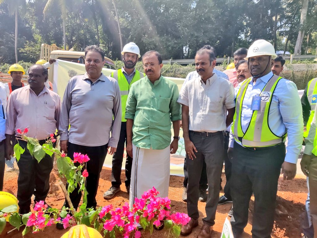 VMBJP's tweet photo. Joined @NHAI_Official's #RoadSafetyDrive in #TVPM today

On the occasion - I urge all to become “active stakeholders” in road safety activities and save lives

Call upon Schools &amp; Colleges, Teachers &amp; Parents to create awareness among youngsters on importance of road safety rules https://t.co/cie02ynXDp