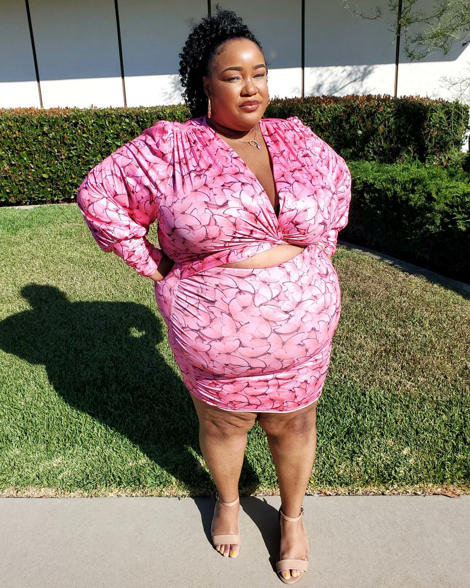 DIVATEETEE's tweet photo. PRETTY IN PINK

DRESS FROM @sheincurve @sheinofficial 

Search ID:10808104

PLUSSIZE TRY ON HAUL FEATURING THIS DRESS ON MY YOUTUBE CHANNEL (LINK IN BIO)

#sheincurve #sheingals #sheinforall #sheinsxy #effyourbeautystandards  #flyfluffyandfabulous #divateetee #tiffanymonique https://t.co/WdPdVD5tYx