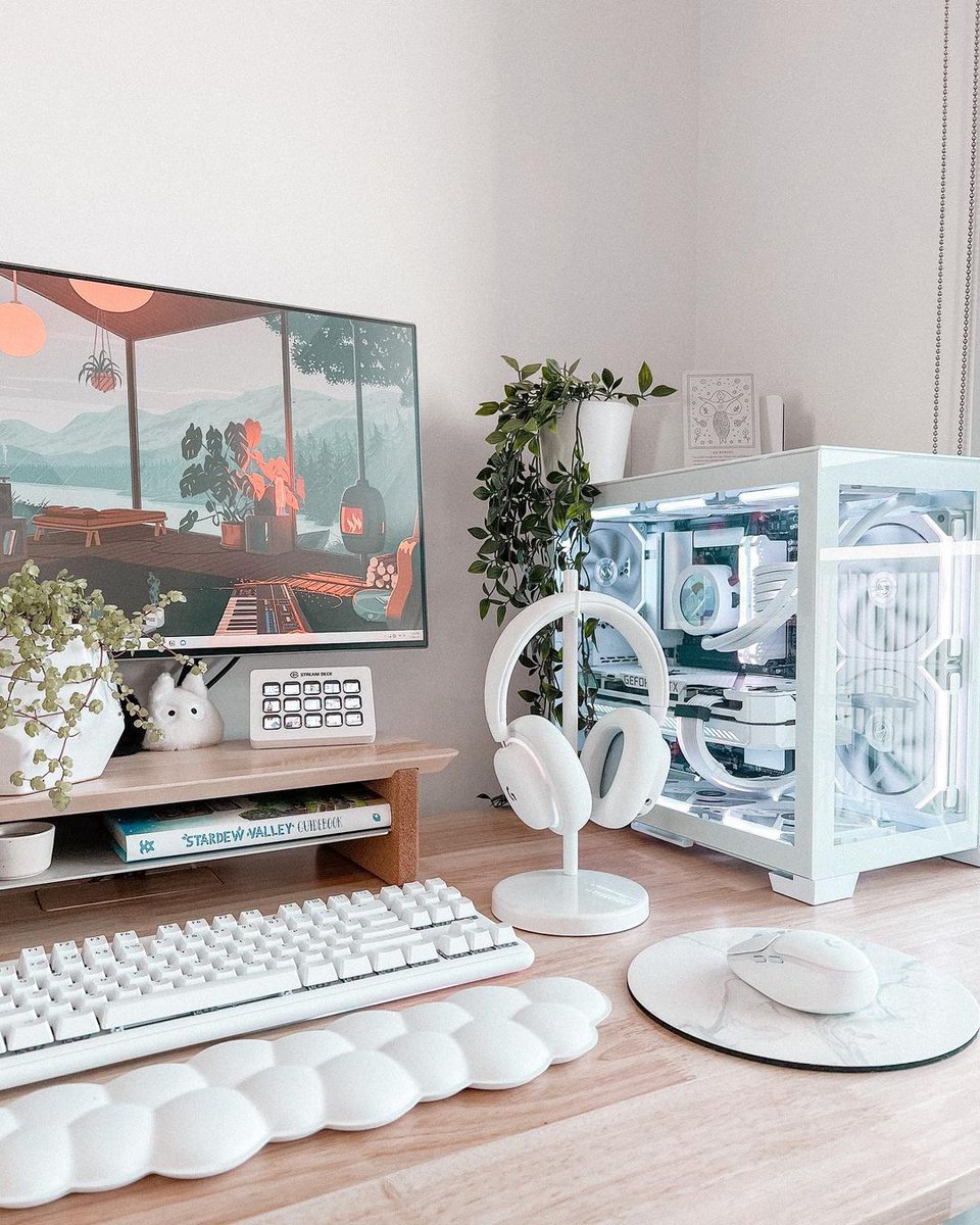 LogicoolG's tweet image. ／
デスクをすっきりさせたい方にオススメ！
＼

photo by @cassiedakota_

🔗amazon.co.jp/stores/page/DA…

#LogicoolG #AuroraCollection
#オーロラコレクション #G705 #G735 #G715