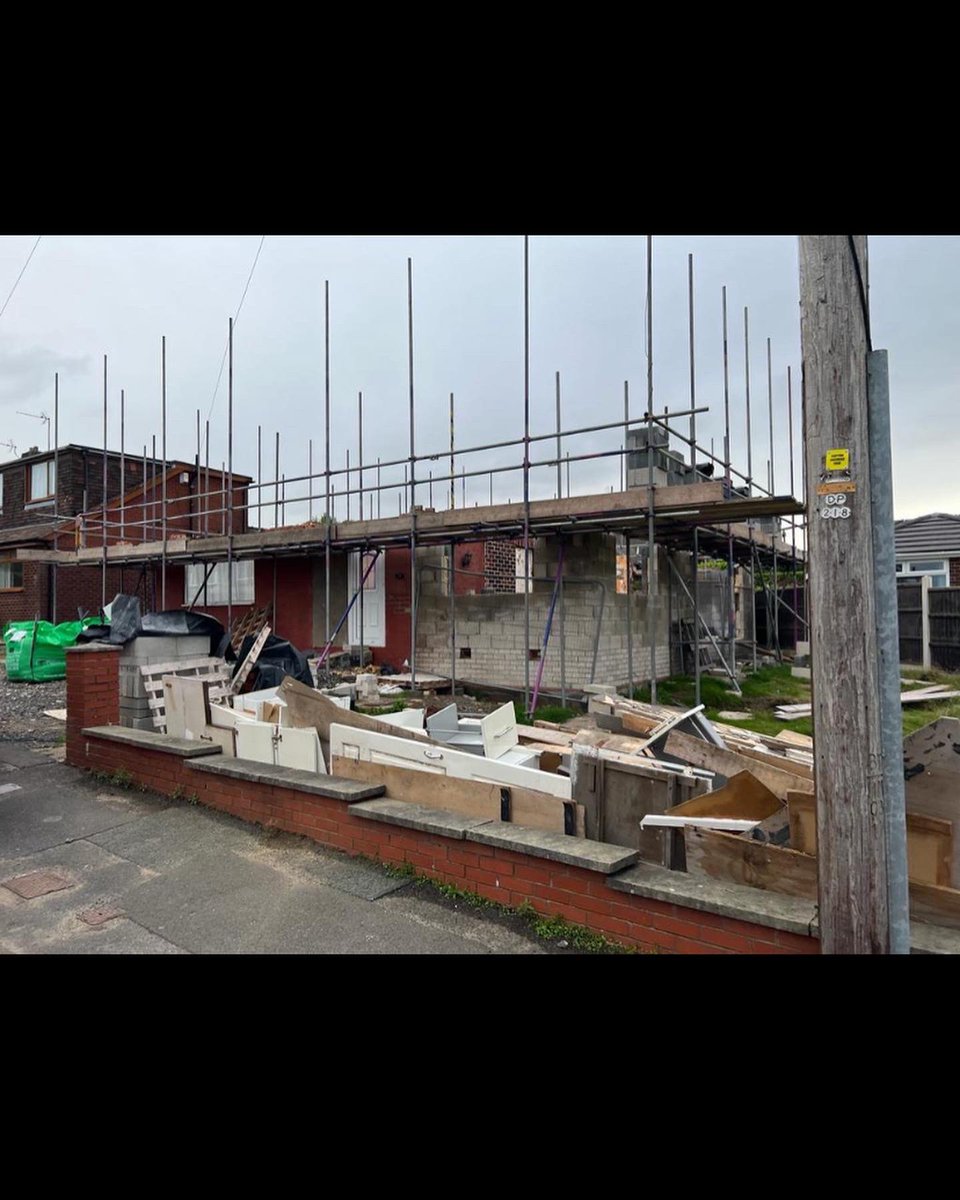 EB Roofing tweet media