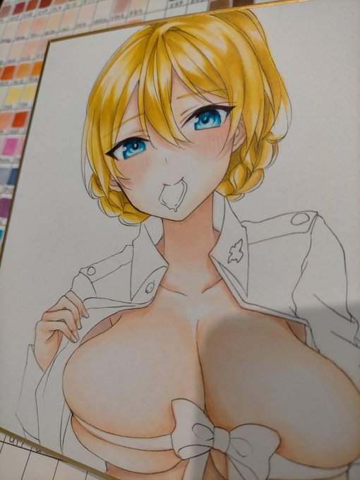 チョコくわえてます
ゴムに見えたけどチョコ 