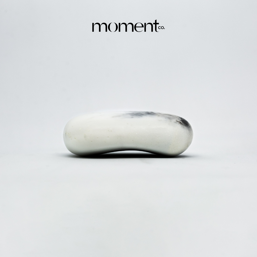 Keeping it simple with the Moment Pebble. 

Tap, Breathe, Relax, Repeat

Details in bio, use PEBBLE23 for 23% off this month