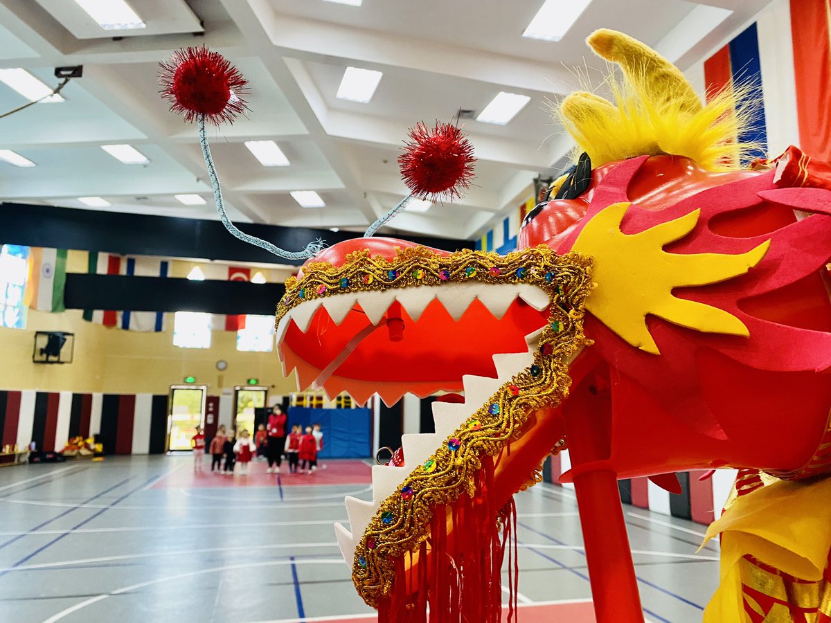 annlopez1981's tweet photo. Another Dragon came to visit #PE and played “What is the time, Mr. Dragon?” Mr. Dragon can’t wait for it’s dinner. 🤭 #CNY2023 #Movement #Simplegames #GlobalCitizen #SISrocks #PSPE #EarlyYears https://t.co/2j9JsGOLoD