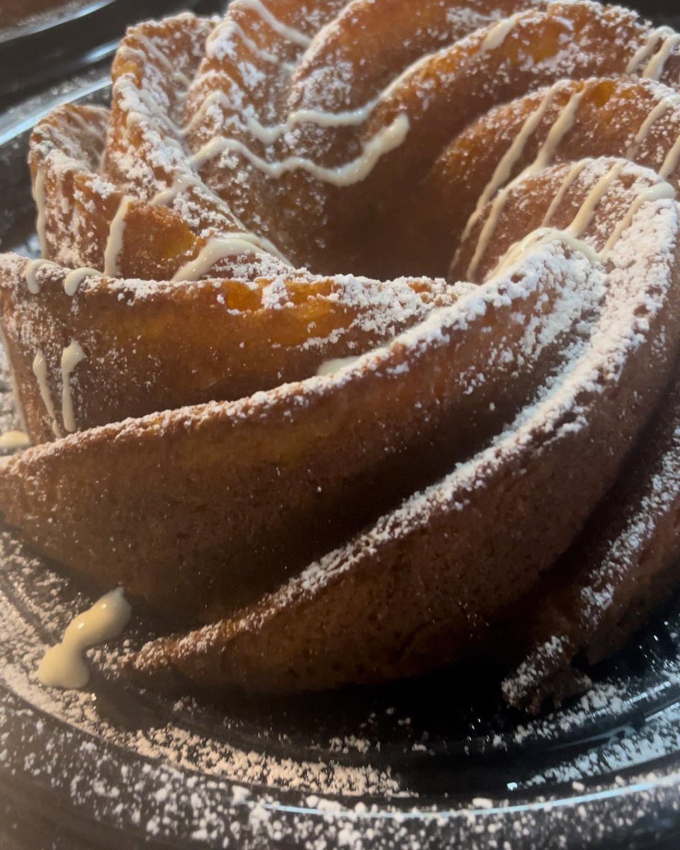 basstreblecafe's tweet photo. RUM CAKE @basstreblecafe https://t.co/JdxqqCVoZk