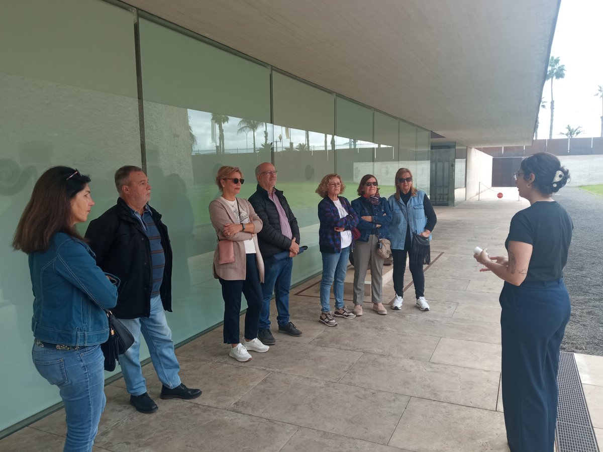 Hemos cerrado las actividades del año 2022 con el Castillo de La Luz, buen cierre de las "Charlas, debates y visitas sobre la historia de Las Palmas de Gran Canaria".

Todos los participantes preguntaban "¿Cuándo la siguiente?". En febrero hay novedades...
#ParticipaLPGC