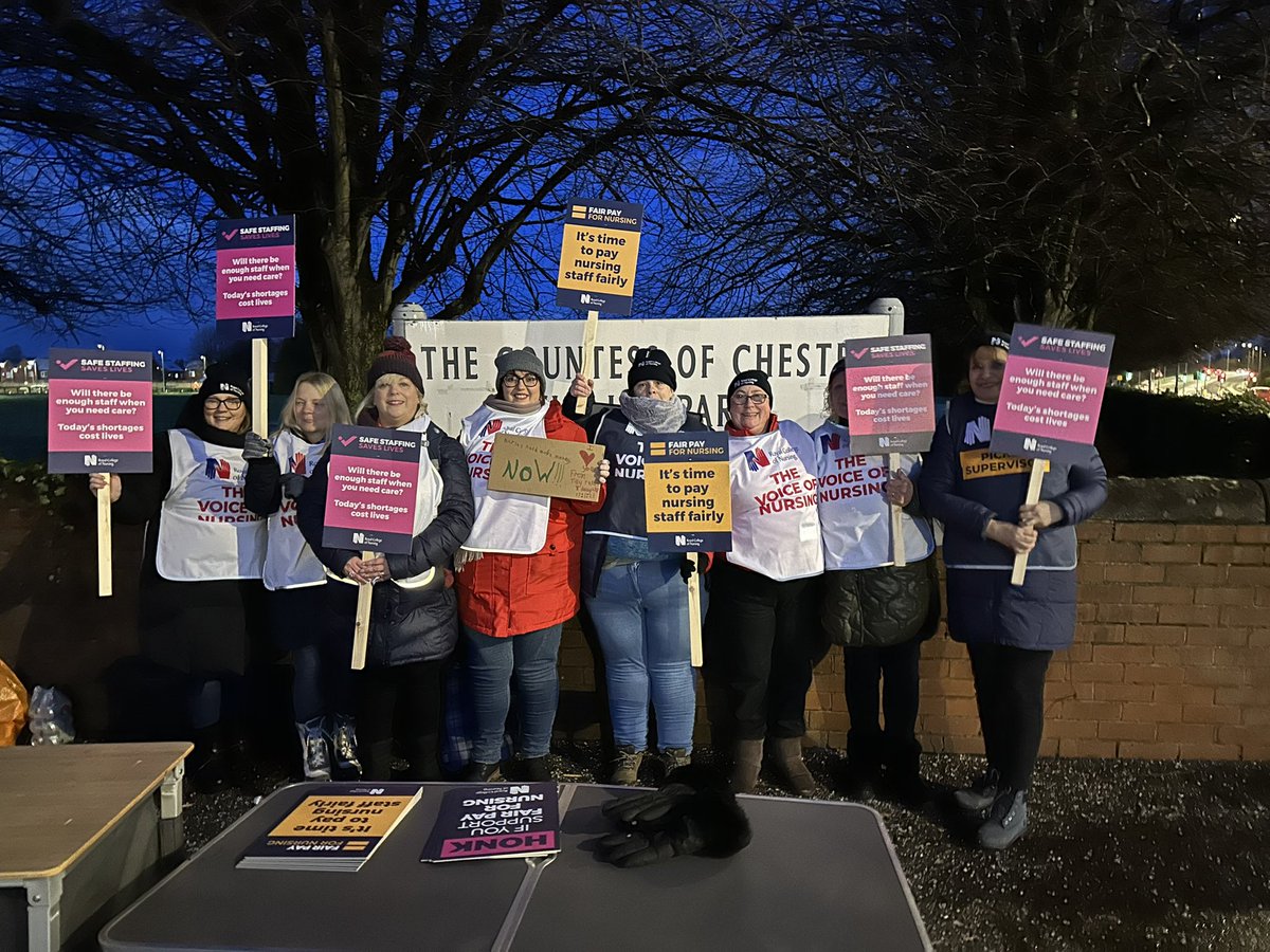 LinClarkson3's tweet photo. RCN members at COCH start strike for #safestaffingsaveslives #RCNNW https://t.co/PT88gKSX8A