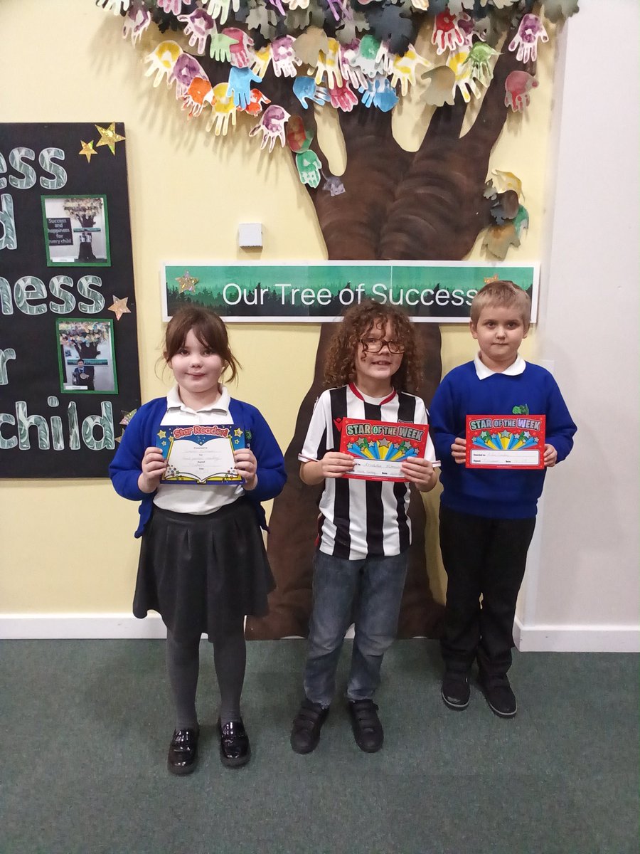 wla_y3's tweet photo. Our first Stars of week and Star Readers of the year 🎉🎉 @WoodlandsA @HarbourLearning #hltpraiseculture https://t.co/6spkpnDYoN