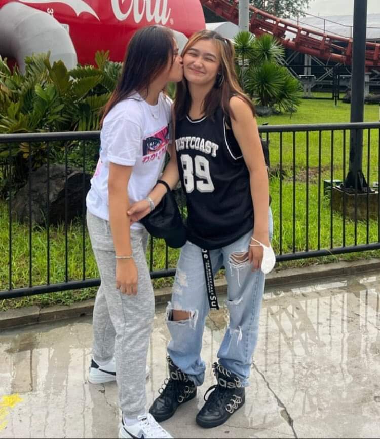 Ofcstephyy's tweet photo. HAPPY BIRTHDAY SA NAG IISA CHENG NOBLEZA NG BFAM,DOMNYOFC AT STEPHANY ANGEL'SOFC 🎉🎂
MAHAL NA MAHAL KA NAMIN THANKYOU FOR EVERYTHING LALO NA SA PAG ENCOURAGE SAMEN🙈😘 WE LOVE YOU SO MUCH AND REST ! 😘😘 https://t.co/xmWK71Jlht