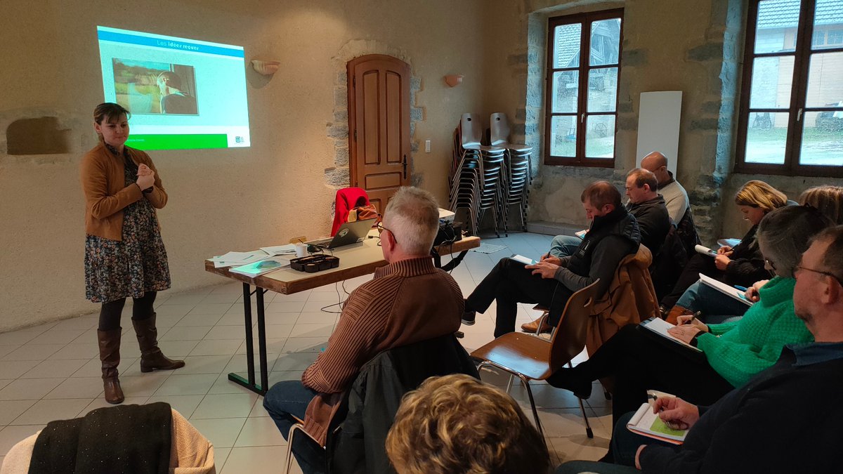 MSAFRANCHECOMTE's tweet photo. Le mardi 17 janvier, les délégués du #Doubs (25) et du #jura (39) ont organisé dans leur département respectif une réunion d'information sur les risques suicidaires. 
#prevention #agriculture https://t.co/PvTYSaCOv5