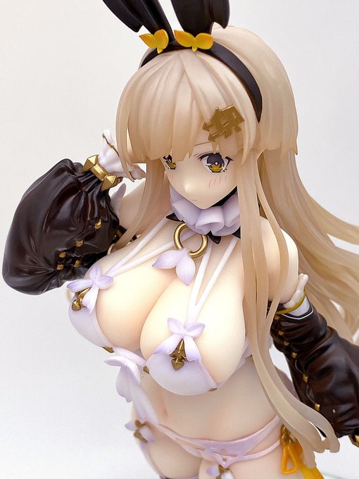 細部もとても精巧に作られています。
「卯」の文字の髪飾りが可愛いですね(*'ω`*) 