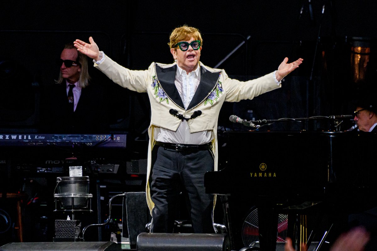 SIR ELTON JOHN. 💛

#EltonFarewellTour | #AllianzStadium