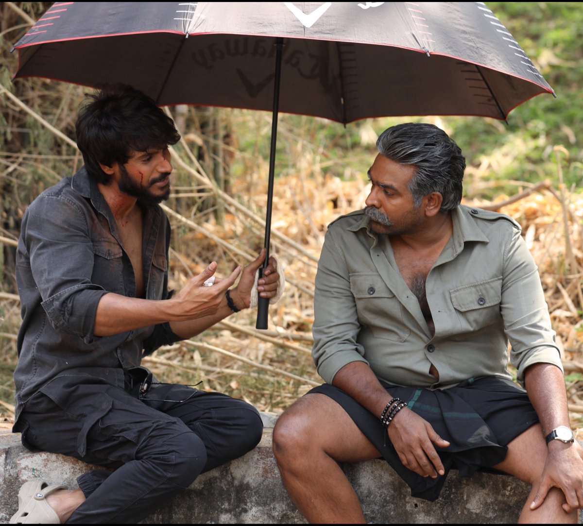 TVFC_Team's tweet photo. Working pics of #Michael ft #VijaySethupathi &amp; @VijaySethuOffl @sundeepkishan 

@kumaran_VSP @MakkalSelvanFC https://t.co/vjXpxNZArP