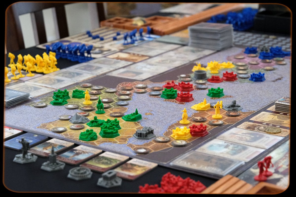1-я партия в "Mosaic: A Story of Civilization" (#Kickstarter Premium Colossus Ed).
Мелкие претензии имеются, но в целом - отличная настолка!
✔ Умеренная сложность
✔ Глубокая стратегическая составляющая со множеством путей к победе
✔ Шикарное качество и оформление
🗺️🪙📜🏰⚔♚