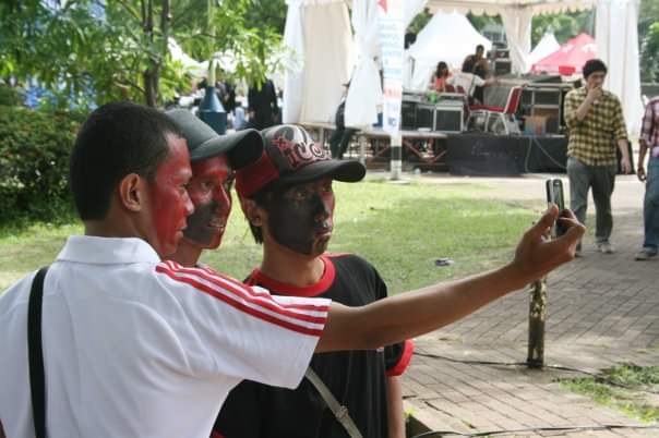 persiapan nobar derby d'italia.