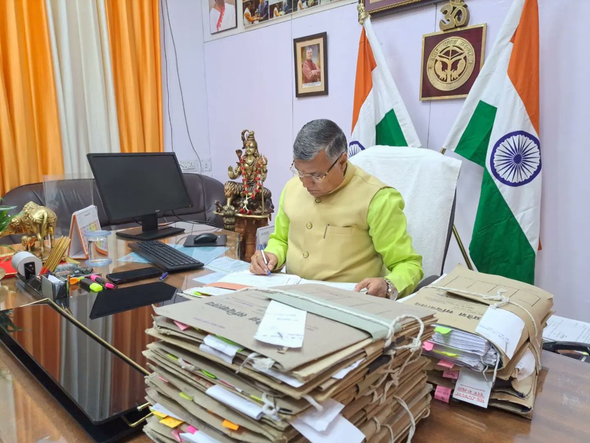 dharmindia51's tweet photo. आज विधानसभा नवीन भवन स्थित अपने कार्यालय पर विभागीय फाइलों का निस्तारण किया।
#NarendraModi 
#AmitShah 
#JPNadda
#MYogiAdityanath #SunilBansal
#Dharampalsingh
#BhupendraSingh 
#PMO_INDIA
#BJP4UP #BJP4IND
#UPgovt
#karagar 
#homgards https://t.co/4EJ3cApIYn