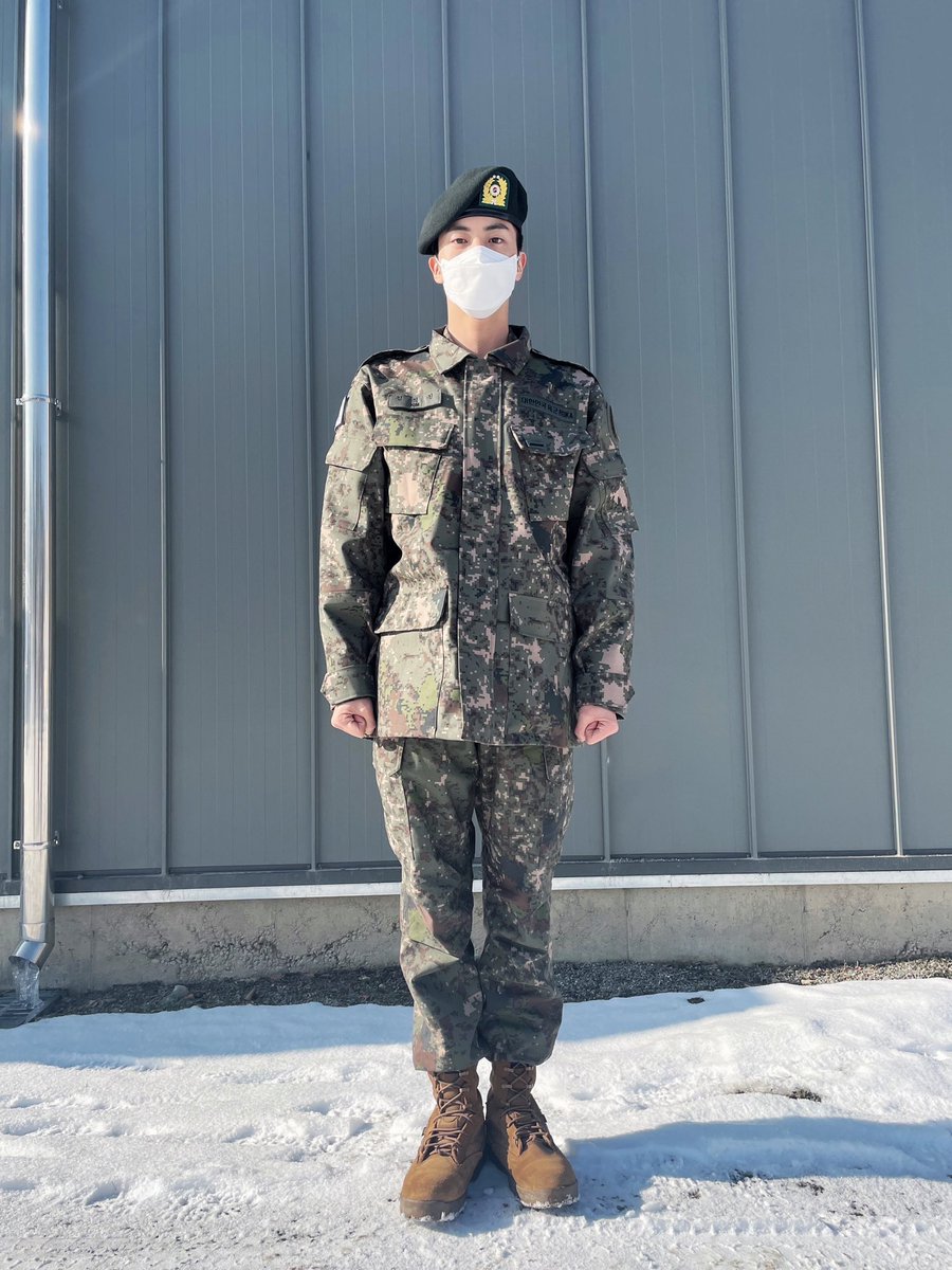 KIMSEOKJIN__TH's tweet photo. #jin_weverse🌟 [18.01.23]

#JIN : ผมใช้ชีวิตอย่างสนุกเลยครับ ผมจะโพสต์รูปหลังจากได้รับอนุญาตจากทางกรมนะครับ ขอให้อาร์มี่มีความสุขและสุขภาพแข็งแรงเสมอนะครับ

📌 https://t.co/t4KAWITljn

#방탄소년단 #KIMSEOKJIN #SEOKJIN #BTSJIN #진 https://t.co/eYatht2NwQ