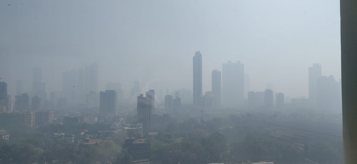 shreyag_'s tweet photo. Waiting for this sea breeze... 
#aqi #pollution #mumbai https://t.co/JWOIksEvak