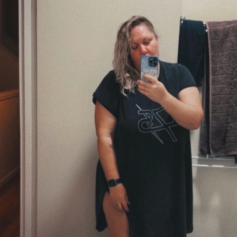 I'm back from my mini break at the beach physically but not mentally. Send motivation. 🫠 #sugersoutfit #sugerssummer instagr.am/p/CnjJE9ppYT5/