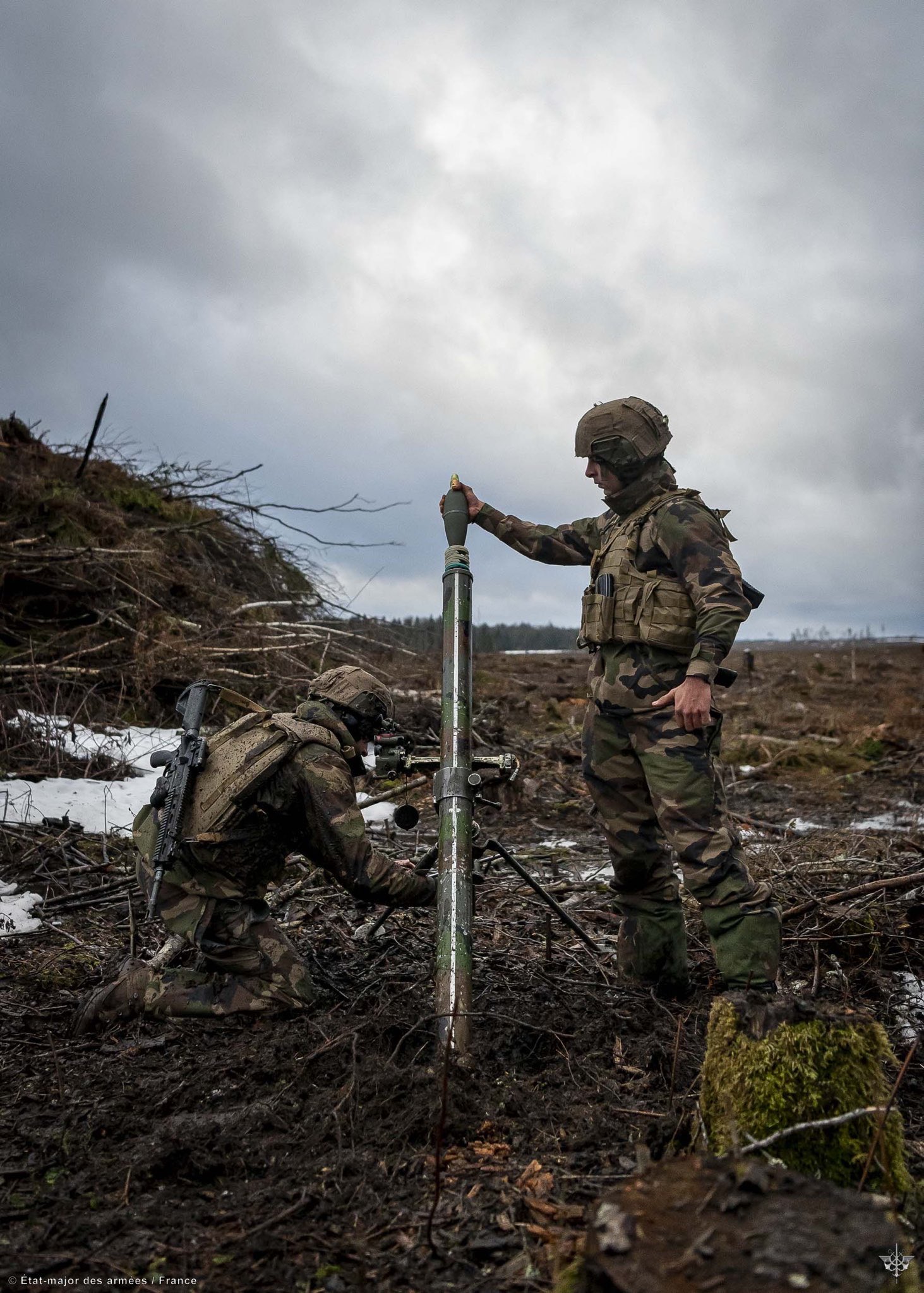 armée de terre FmvZD9QXgAEQGWW?format=jpg&name=large