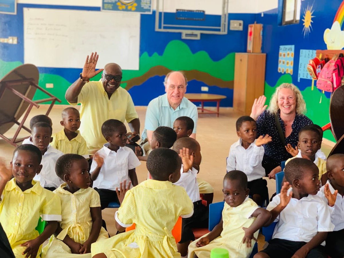 DiploDevBeth's tweet photo. A lovely way to start my week… seeing the fantastic work and facilities of @StNicholasTema … not to mention the enthusiastic appetite to learn on day one, which put a huge smile on my face #EducationForAll https://t.co/dKTEyfAQGY