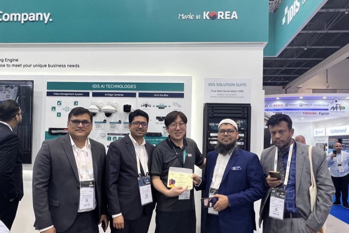TMF_Marketing's tweet photo. There’s a real #buzz here at @IntersecExpo on #day2 
Come and join us on @IDISglobal stand S1-J27. We’d love to see you….! #TMFMarketing #IDIS #intersec2023 #IntersecExpo https://t.co/8Vp762karl