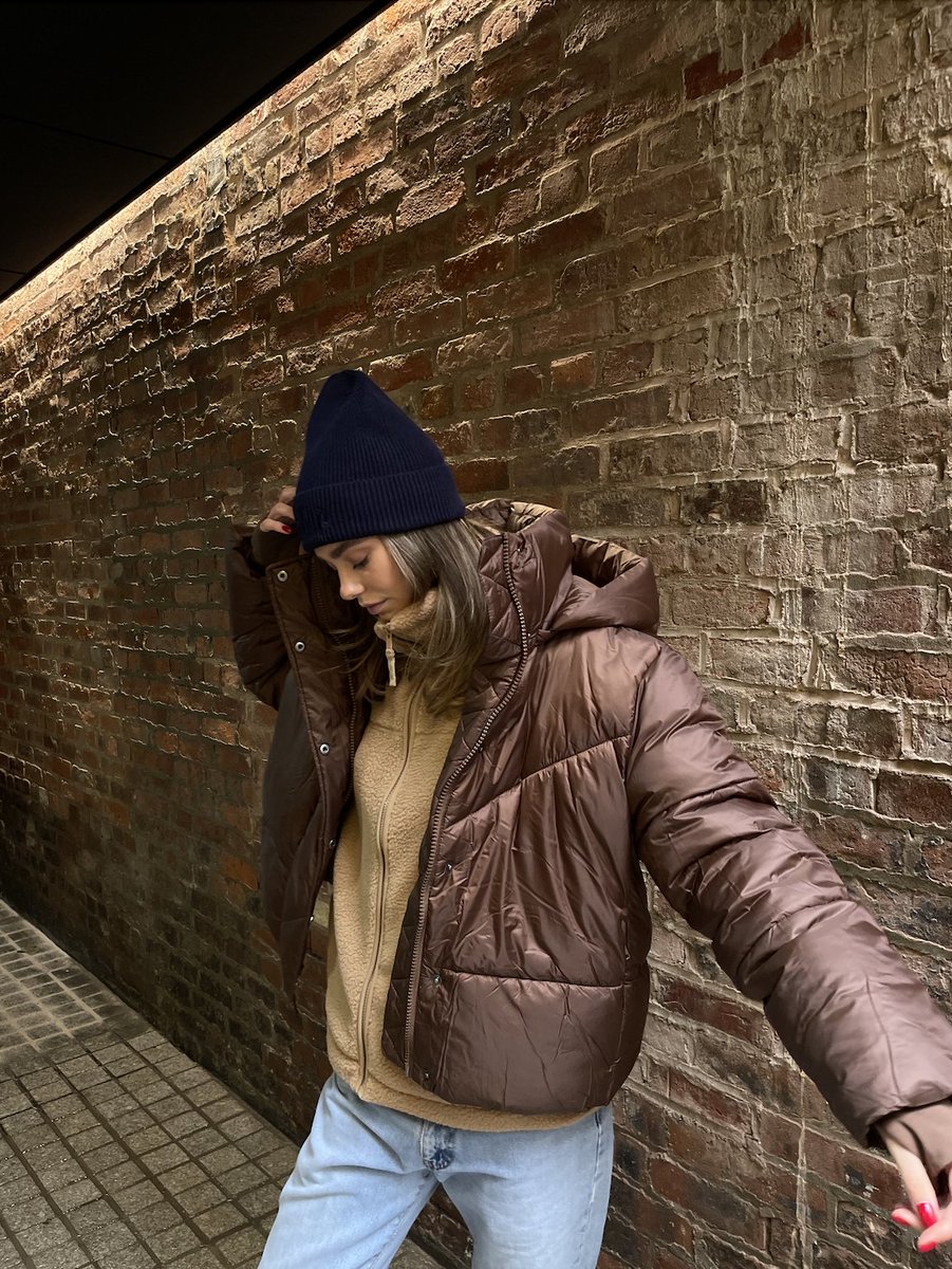 UKGap's tweet image. Layering up with @coralswindells

Quilted water-resistant puff crop jacket ✔
Sherpa fleece jacket ✔
Cosy beanie ✔
Light wash jeans ✔ 

Find it all on Gap.co.uk