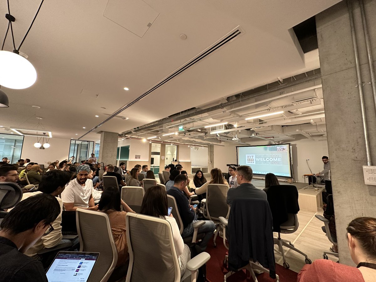 LFallaha's tweet image. #Kitcon Day 1 @KitopiHQ