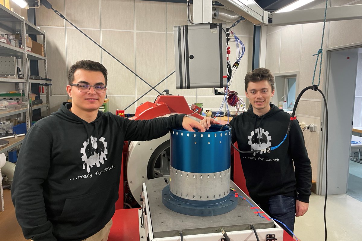 REXUSBEXUS's tweet photo. In the last two days the #REXUS 29 teams were checked. #DAEDALUS2, #RaPTeX, #ECRIDA, #SCEPHEI, and #HERMESS. In addition to individual communication testing, team ECRIDA underwent a qualification-level vibration test, and DAEDALUS-II did a hot test to eject their FFUs. https://t.co/aXKUvzWmpJ