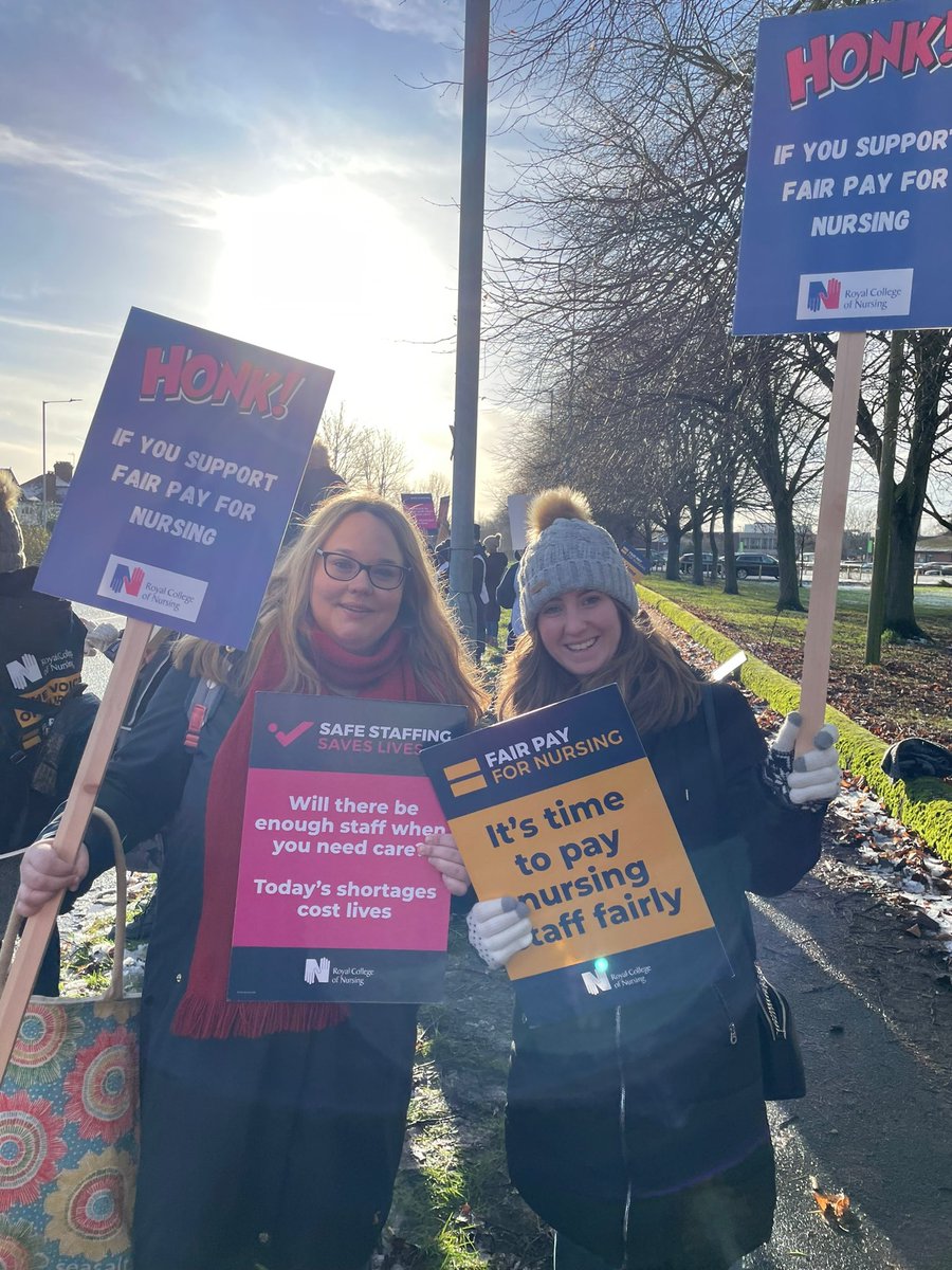 Rachel_J_E's tweet photo. Please support our nurses!! We’d be lost without them ❤️💙#FairPayforNursing @theRCN #RCNStrike https://t.co/pGBKyLR8wB