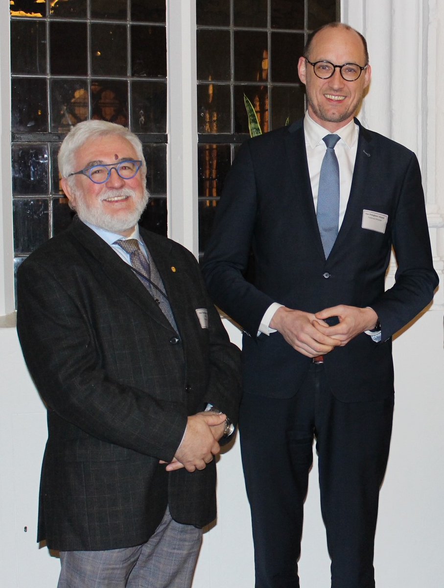 17.01.2023 - KVABB-CRECCB renforce ses liens dans le cadre de consultations avec le ministre Vincent Van Peteghem, lors de la réception de nouvel an de notre partenaire SNI.
<a href="/KVABB/">KVABB-CRECCB</a> <a href="/NSZbe/">NSZ Be</a> <a href="/SNI_be/">SNI</a>