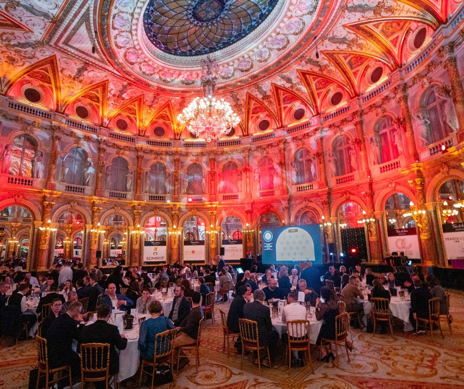 ✨ Événement ✨ Lundi dernier s’est tenue la cérémonie de remise des prix du Tour des Cartes National 2023 à l’Intercontinental Paris Le Grand organisée par @TerredeVins et parrainée par @patricktimsit. terredevins.com/actualites/tou… #Tourdescartes #igppaysdoc #evenement #wine