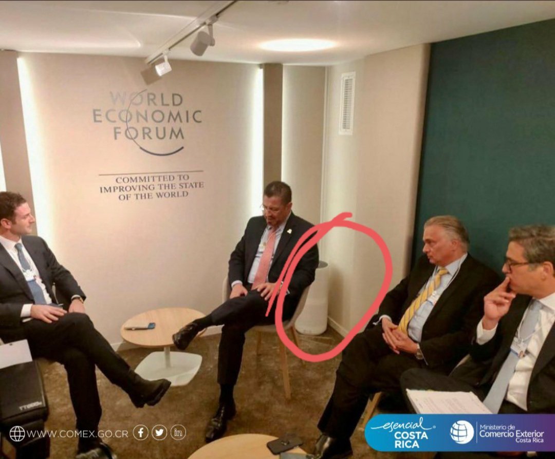 Iamgoingtosleep's tweet photo. I saw more air filters in one day in @Davos than in 3 years in any other public place. And mandatory PCR testing!
Meanwhile they talk about equity and human rights. The same people who, like @DrTedros, avoid these tools from reaching everyone.
#wef23 https://t.co/iPpwwJCMvt