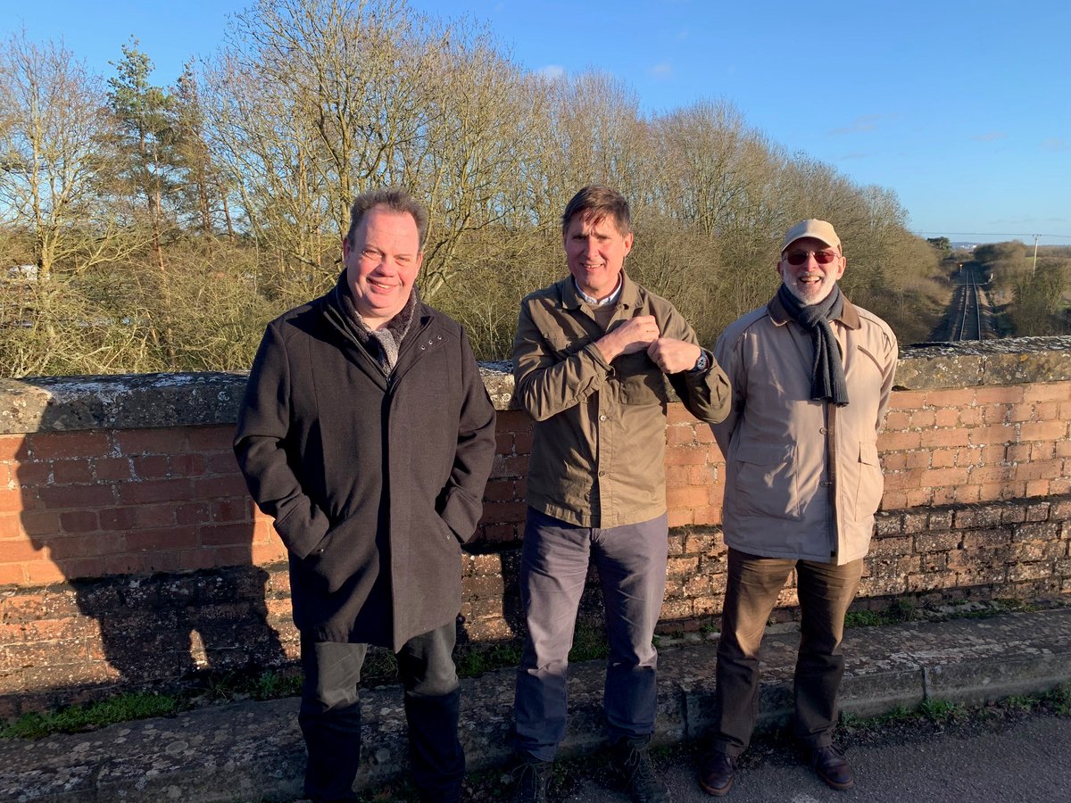 WitneyOxTransp's tweet photo. @WitneyOxTransp out touring the route with Mike Smith &amp; David Northey of Network Rail and Roger Blake of Railfuture. Great day. Huge thanks for all the help and advice. Feasibility study out end of March! https://t.co/mqtZxuYVLI