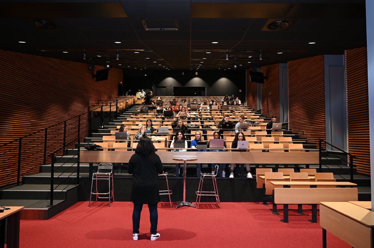 lyceejarennes's tweet photo. 🎓👩‍💻Ouverture de la plateforme @parcoursup_info ce mercredi ! Les lycéens et étudiants en ré-orientation sont invités à formuler leurs vœux dès à présent. 

Le lycée Jeanne d'Arc propose des formations allant jusqu'au bac+3, plus d'infos ici 👉https://t.co/locnbATK3n
#Parcoursup https://t.co/GrH77ds3Fw