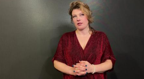 1188's tweet image. Magone Liedeskalna atbild uz kutelīgiem fanu jautājumiem #saruna #Magone #slavenībasbezfiltra #1188play #domas #atbildesfaniem
play.1188.lv/pasmaju-tv-sov…