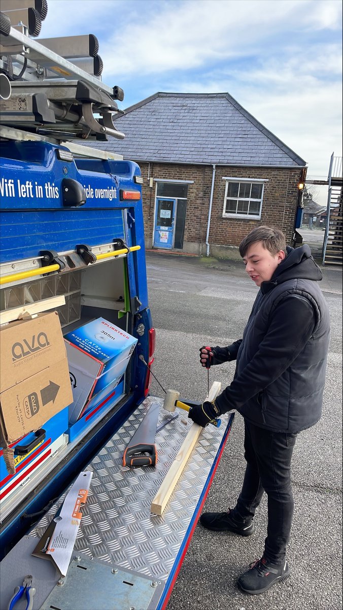 Attend2IT's tweet image. The Hilux providing the perfect workbench for Ciaran at an additional install in Hounslow. Wifi and phones across the site for a new production. #mobileworkbench #attend2it #eventit #eventwifi
