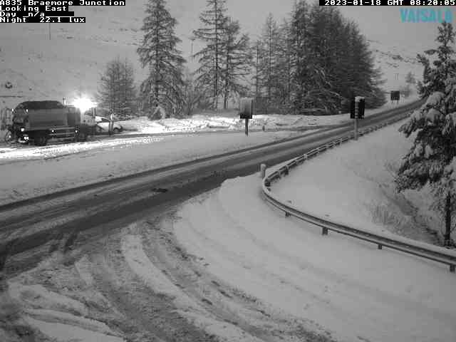 NWTrunkRoads's tweet photo. #Spotted one of our hard working gritters on the #A835 #Braemore https://t.co/sVDxnWeoYe