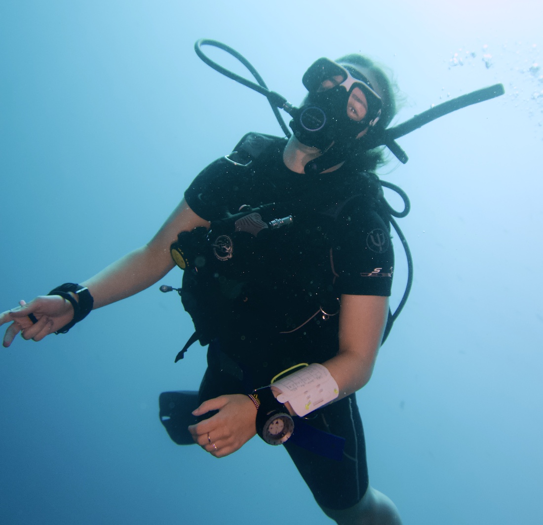 Congratulations <a href="/PADI/">PADI</a> Advanced Open Water divers on completing your 5 dives🤙🥳
Learn to navigate, go deeper, improve your buoyancy, explore the wreck and dive at night🐠🦑🐢
Master Instructor @Burakmiller🙏
Book: blackturtledive.com/padi-diving-co…

#scuba #scubadiving #thailand #adventure