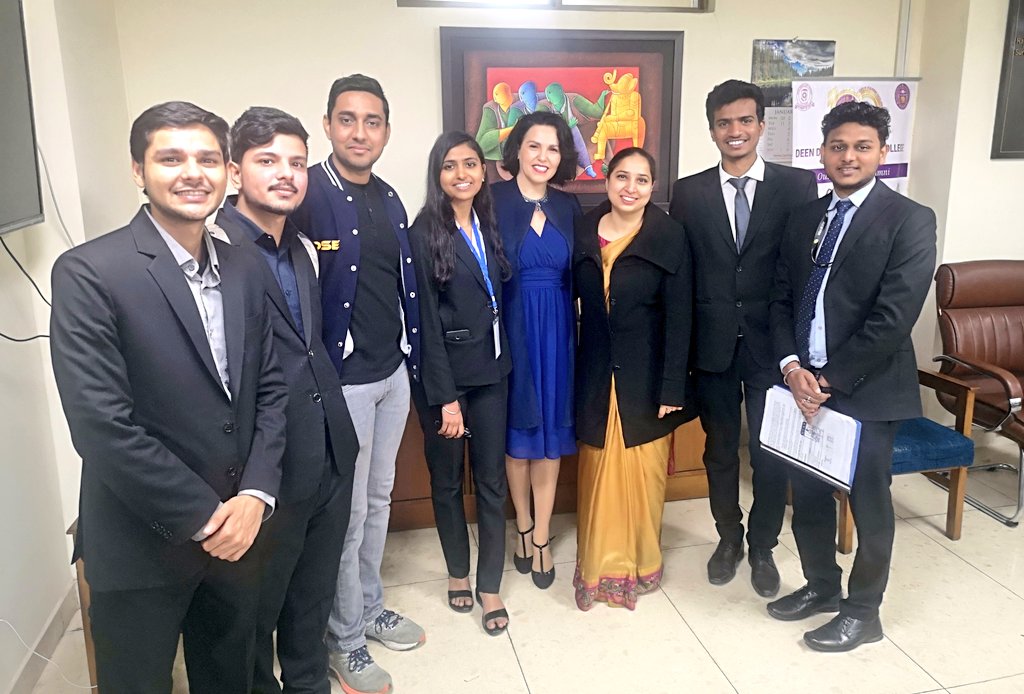 VanberghenEU's tweet photo. Nothing is more powerful than an exchange of ideas whose time has come!Talk with #Indian students on #Digitalisation! Curios minds while explaining a few #EU projects: #GlobalGateway,  #DigitalCompass, human centric #AI model! #NewDelhi
One family, One world, One future #G20India https://t.co/eFdONuoOWJ